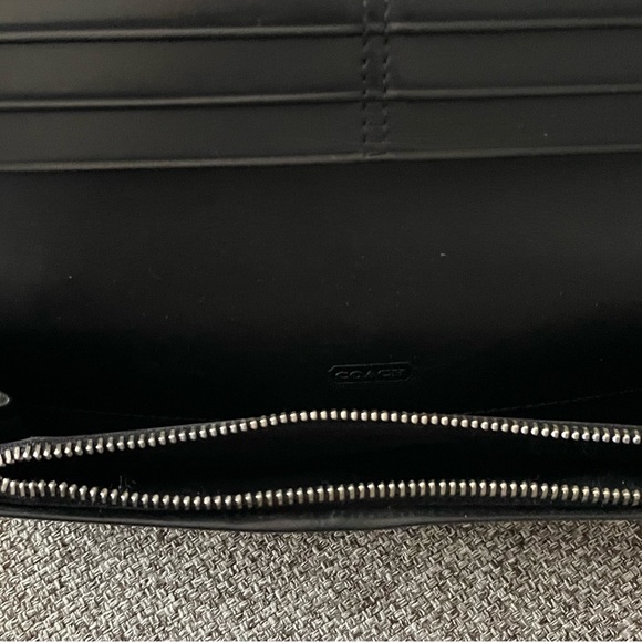 signature coach / classic full size wallet / black on black - Picture 4 of 5